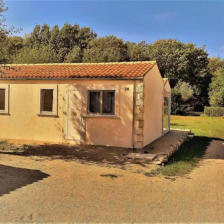 بيت للعطل House Vela Vrta Sveti Ivan Dobrinjski