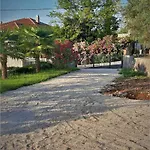 House Vela Vrta * Sveti Ivan Dobrinjski