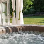 House Vela Vrta Case de vacanță *
