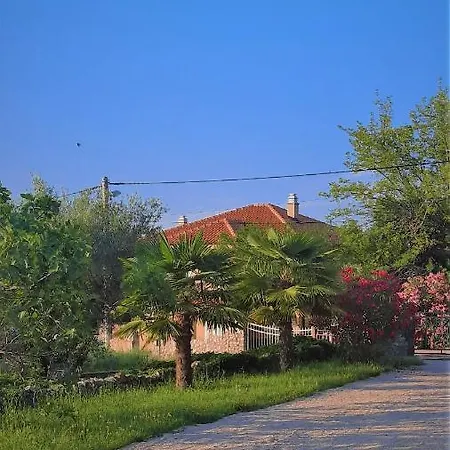 Tatil Evi House Vela Vrta