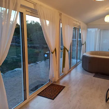House Vela Vrta * Sveti Ivan Dobrinjski