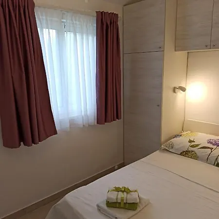 House Vela Vrta Sveti Ivan Dobrinjski