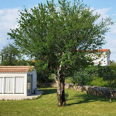 House Vela Vrta Sveti Ivan Dobrinjski