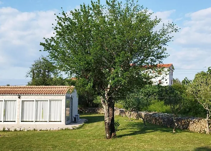 House Vela Vrta Sveti Ivan Dobrinjski